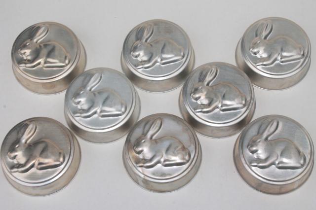 photo of vintage aluminum baking pans for individual cakes or jello molds, Easter bunny rabbit #1