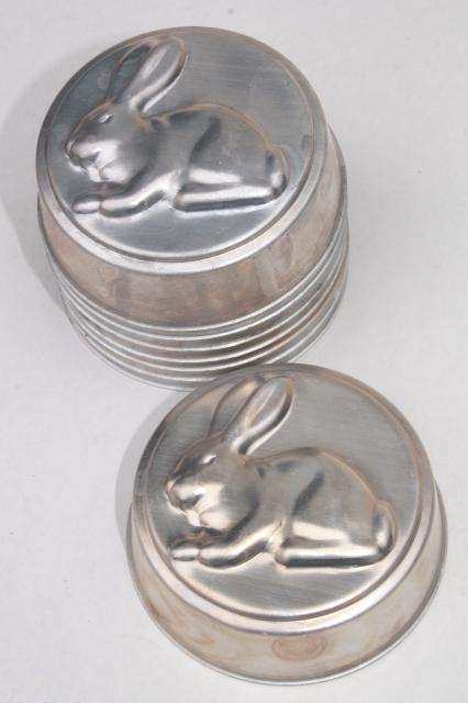 photo of vintage aluminum baking pans for individual cakes or jello molds, Easter bunny rabbit #4