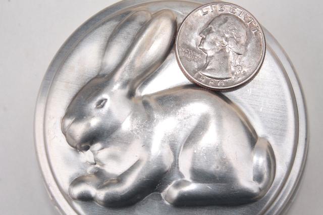 photo of vintage aluminum baking pans for individual cakes or jello molds, Easter bunny rabbit #7