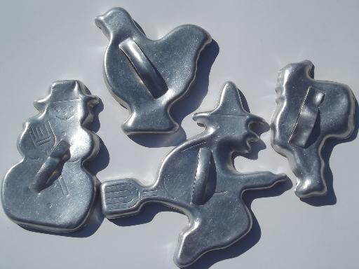 photo of vintage aluminum cookie cutters, biscuit cutters & individual jello molds #5