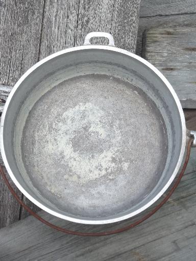 photo of vintage aluminum dutch oven w/ bail handle, rough camping / campfire pot #3