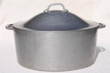 catalog photo of vintage aluminum dutch oven, big 4 qt chili stew pot for camp cookware