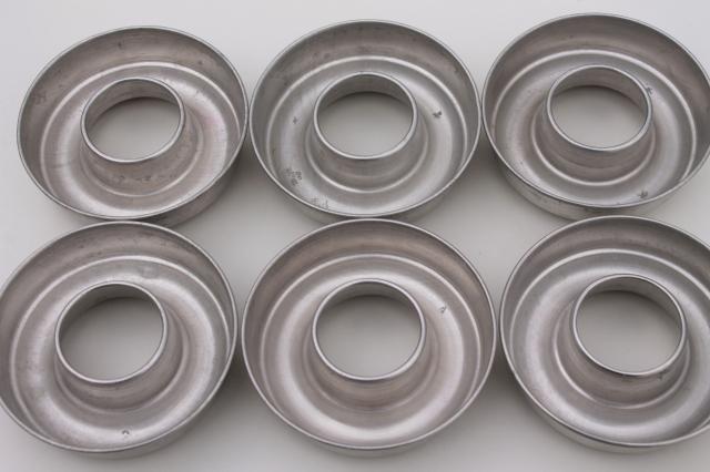 photo of vintage aluminum jello mold set, large & small ring molds or cake pans #6