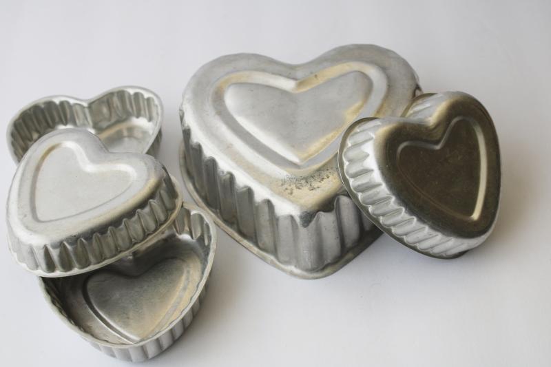 photo of vintage aluminum jello molds, large & small hearts shabby tin Valentines #2