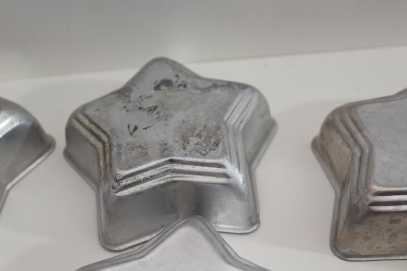 photo of vintage aluminum jello molds or baking pans, individual size star shape old set of 18 #5