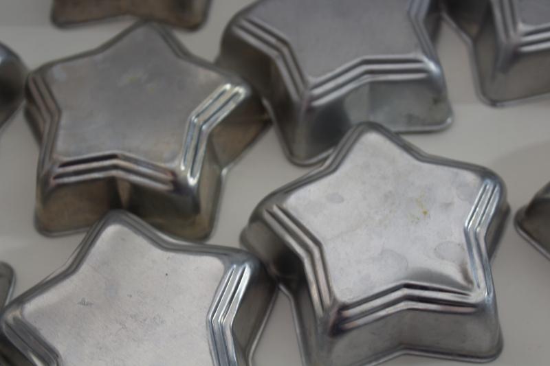 photo of vintage aluminum jello molds or baking pans, individual size star shape old set of 18 #6