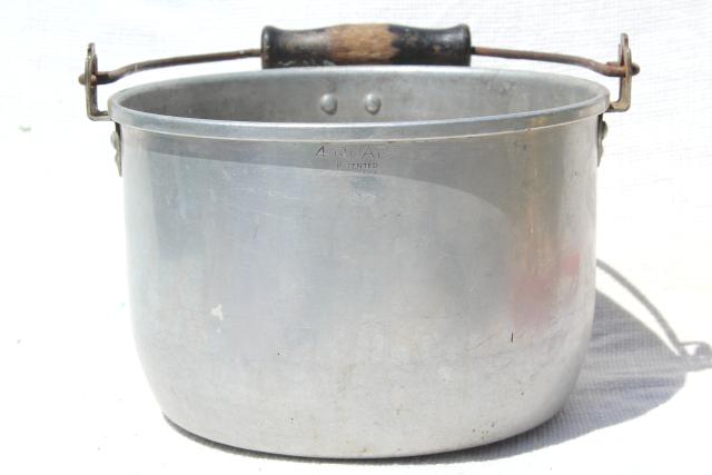 photo of vintage aluminum kettle, primitive camp fire cooking pot w/ wire bail wood handle #4