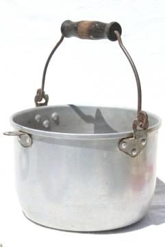 catalog photo of vintage aluminum kettle, primitive camp fire cooking pot w/ wire bail wood handle