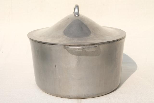 photo of vintage aluminum oval roaster dutch oven, big old Super Maid roasting pan for camp cookware #4