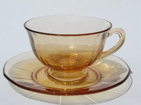 photo of vintage amber Fostoria Fairfax depression glass cups and saucers #2