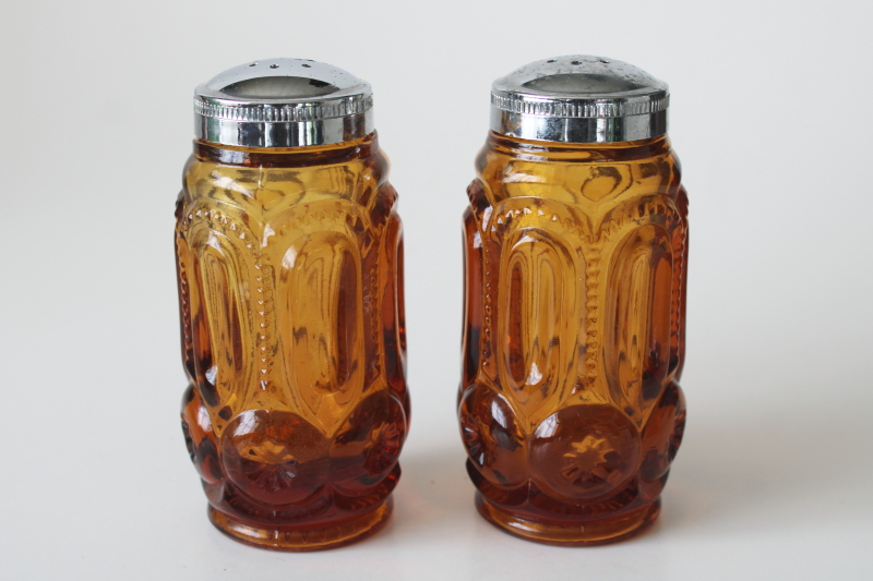 photo of vintage amber glass moon and stars pattern salt and pepper shakers, S&P set w/ plastic lids  #1