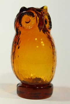catalog photo of vintage amber glass owl, Viking glass paperweight figurine, 70s retro!