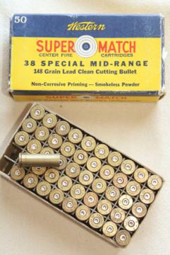 catalog photo of vintage ammunition box Winchester Western Super Max cartridges empty brass shell casings