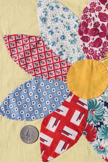 photo of vintage applique quilt blocks, 40s 50s cotton print fabric flowers, big daisies on yellow #9