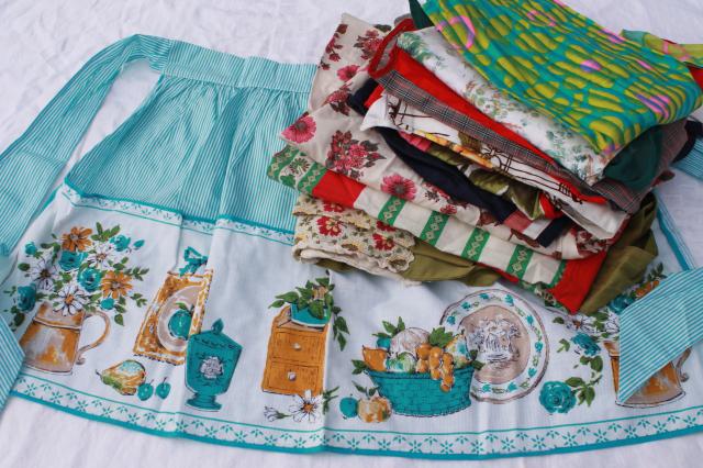 photo of vintage apron lot, kitchen aprons & holiday aprons all retro fabric, cute cotton prints #1