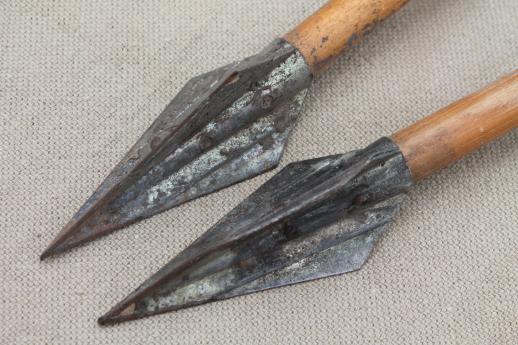 photo of vintage arrows, assorted old   wood & metal arrows archery equipment rustic cabin  decor  #3