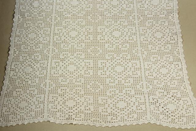 photo of vintage arts & crafts era crocheted lace table runner, tile pattern filet crochet #7