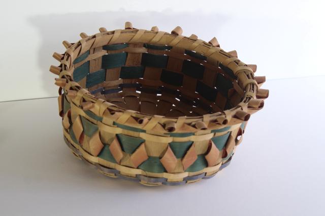 photo of vintage ash curls hand woven basket, Winnebago style ash points basket from Wisconsin #2