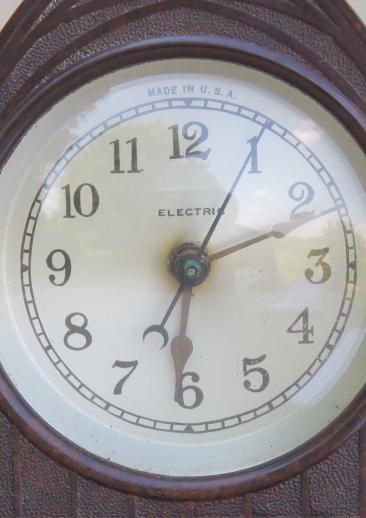 photo of vintage bakelite cathedral mantel clock, 30s clock w/ bakelite gothic arch case for restoration #7