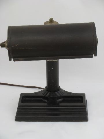 photo of vintage banker's desk lamp, metal shade on bakelite base, antique electric light #2