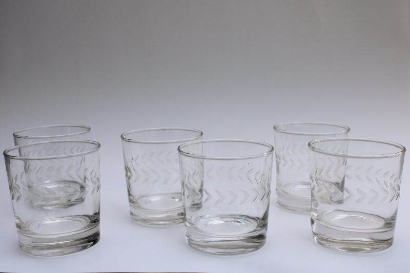 photo of vintage bar glasses, etched laurel band crystal clear Anchor Hocking, old fashioned lowballs #1