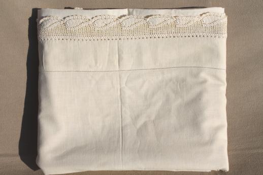 photo of vintage bedding set, crochet lace trimmed cotton pillowcases & full flat sheet #3