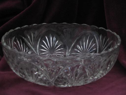 photo of vintage berry set, pres-cut 'oatmeal' Anchor Hocking fruit salad bowls #2