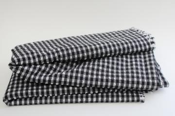 catalog photo of vintage black & white gingham checked fabric, slight stretch pucker weave crinkle texture