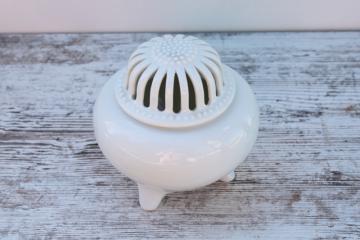 catalog photo of vintage blanc de chine pure white porcelain incense burner, footed jar w/ cover