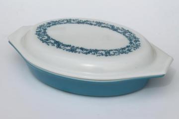 catalog photo of vintage blue ivy Pyrex divided casserole dish, 1 1/2 quart baking pan w/ cover
