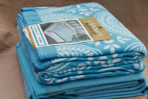 photo of vintage blue & white blankets, Cannon label Wedding Ring quilt print blanket & solid blue blanket #2