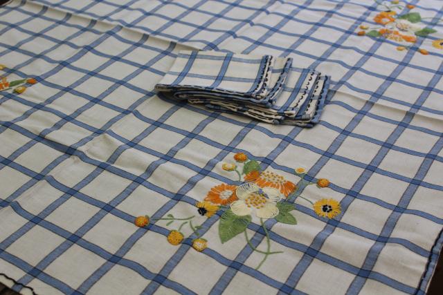 photo of vintage blue & white tablecloth / napkins for kitchen diner or tea table, bright flower embroidery #1