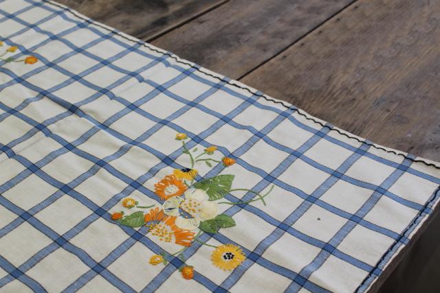 photo of vintage blue & white tablecloth / napkins for kitchen diner or tea table, bright flower embroidery #2