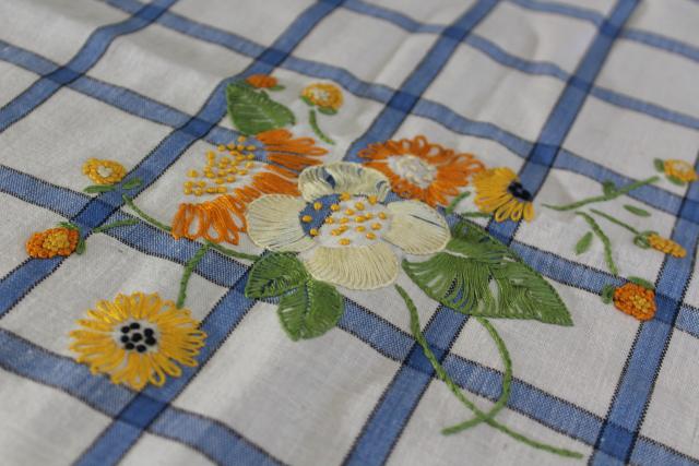 photo of vintage blue & white tablecloth / napkins for kitchen diner or tea table, bright flower embroidery #6