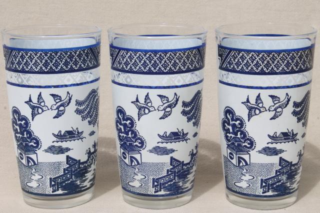 photo of vintage blue willow pattern vintage glassware, collection of drinking glasses #3