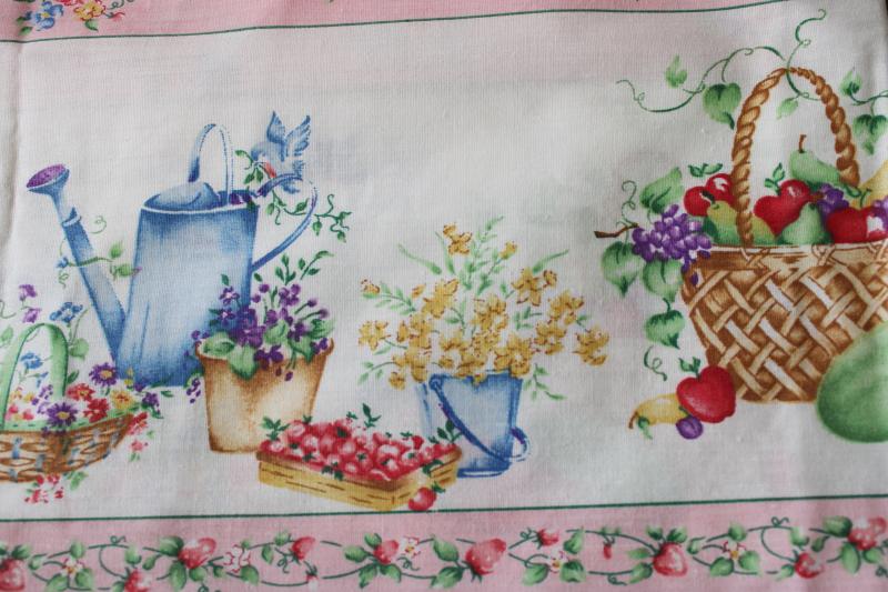 photo of vintage border print cotton fabric, country garden floral 80s 90s Daisy Kingdom style #6