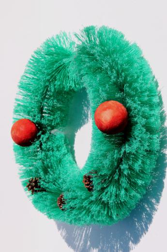 photo of vintage bottle brush Christmas wreath, 1950s retro holiday door decoration #7