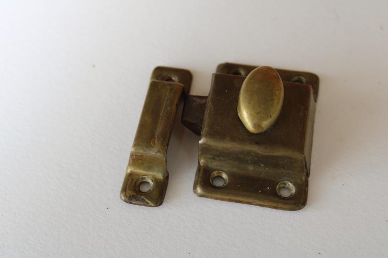 photo of vintage brass cabinet latches w/ turn knob spring closure, hooiser cupboard door hardware lot #7