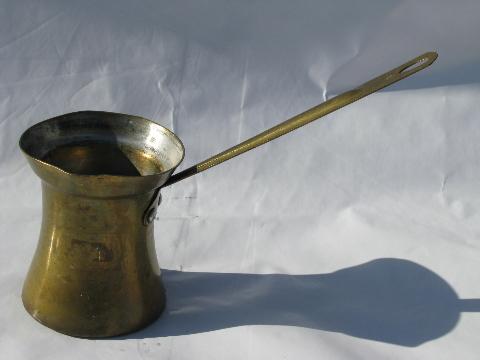 photo of vintage brass pourer, long handled ladle sauce pitcher for flaming plum puddings #1