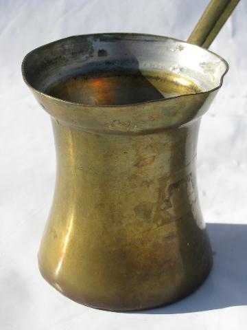 photo of vintage brass pourer, long handled ladle sauce pitcher for flaming plum puddings #2