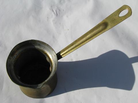 photo of vintage brass pourer, long handled ladle sauce pitcher for flaming plum puddings #3