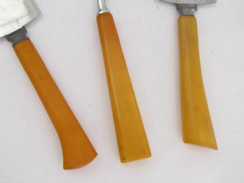 photo of vintage cake breaker & pie servers lot, carmel yellow bakelite handles #2