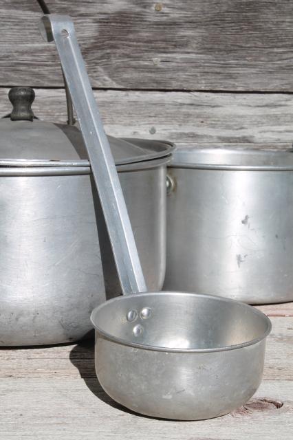 photo of vintage camp cookware, aluminum camping pots w/ wire handles, cooking kettles w/ dipper #2