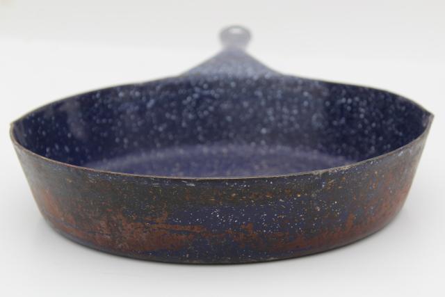 photo of vintage camp cookware blue speckled graniteware enamel ware cast iron skillet frying pan #9