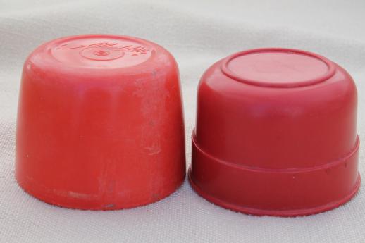 photo of vintage camping cups, red bakelite or early plastic Aladdin thermos caps & aluminum mugs #6