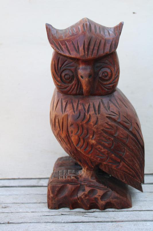 photo of vintage carved wood owls, great horned owl family rustic fall halloween decor #12