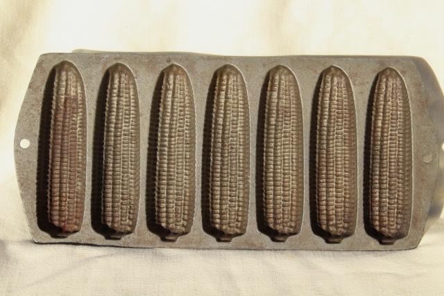 photo of vintage cast iron cookware, ears of corn cornbread pan for baking corn sticks #2