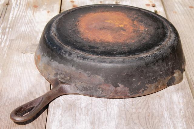 photo of vintage cast iron cookware, large frying pan skillets or chicken fryers #3