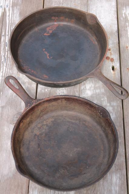 photo of vintage cast iron cookware, large frying pan skillets or chicken fryers #5