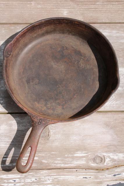 photo of vintage cast iron cookware, large frying pan skillets or chicken fryers #7